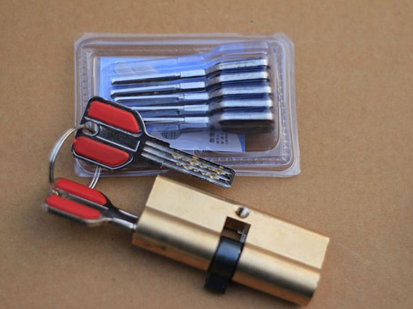 西盟24小时上门开锁公司